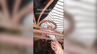 anh hàng xóm lên cơn nứng qua nhà nhờ sục giúp