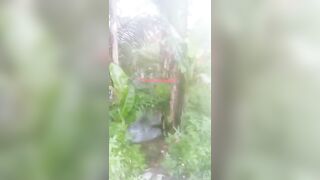 chở em người yêu vô rừng rồi dạch quần ra đụ.