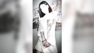 Tiktoker lyminhangg lộ clip khoe vú căng cực