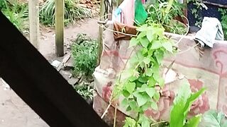 Quay lén chị gái đang tắm. Lộ bướm, vú