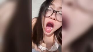 Nhỏ đeo mắt kiếng! Leak nè!!!