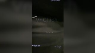 Bé sanzai2 trốn vào góc show lồn thì có người lạ tới gạ chịch và cái kết ...