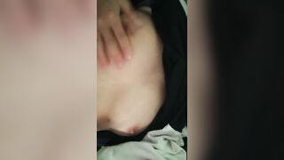 Em học sinh mới lớn, ti mới nhú đầu ti ngon