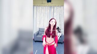 Mấy Bé Bên TikTok Trung Quốc Giờ Nhận Cả Kèo Tụt Quần Áo Nháy Sexy Trên Live. Phần 4