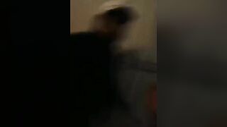 Đang chơi bị chồng bắt tại tran