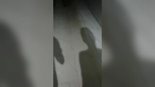 Đang chơi bị chồng bắt tại tran