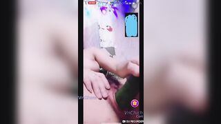 Gia Hân 2k6 thủ dâm với dưa leo live honeycam kiếm tiền đóng học