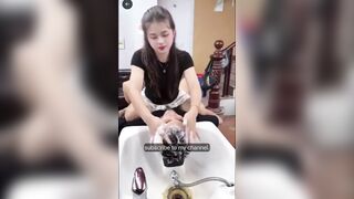 Đi gội đầu trên mà đầu dưới cứ dựng đứng lên muốn được vuốt ve