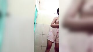 Em học sinh cấp 2 show hàng siêu nét