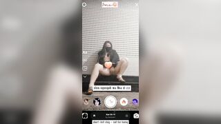 Em gái đam mê public thích khoe lồn ngoài đường và gạ tình ng lạ P7