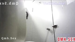 Hot tiktoker Như Lê lộ clip bị quay lén lúc đi đái lau bím