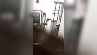 Những khoảnh khắc đang quay lén thì bị phát hiện