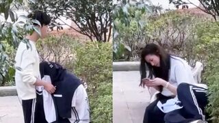 em học dinh bú cu cho bạn trai ngay ngoài đường