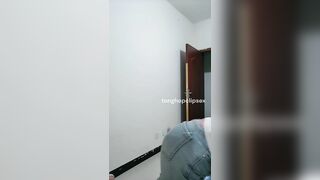 G3x2x - Em Học Sinh Mồ Côi Ba Mẹ Từ Nhỏ Phải Khoe Lồn Để Có Tiền Đóng Tiền Học