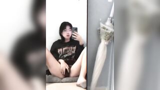 Em học sinh đeo kính cận lồn lắm lông dâm đãng lồn thơm phức