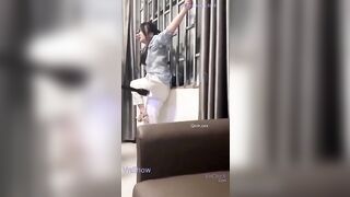 Clip e gái việt Bị bán qua khu tự trị kích điện vào lồn non thương vl ra
