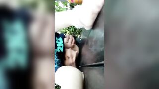 Hai học sinh nứng quá chịch nhau public giữa quán nước