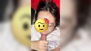 Vkl ạ, Ngồi hàng trên 2 em học sinh djt nhau trong rạp chiếu phim bị phát hiện