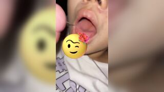 Vkl ạ, Ngồi hàng trên 2 em học sinh djt nhau trong rạp chiếu phim bị phát hiện