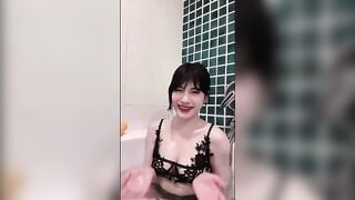 Mất công tán bao lâu cuối cùng cũng được dí con cặc vào cái lồn múp của em nó