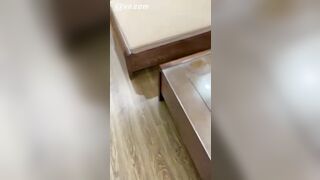 Em gái Làm việc không đủ KPI bị sếp phạt