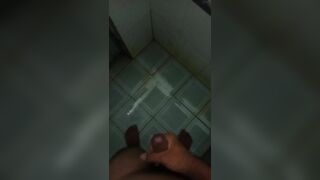 Nứng quá nên thủ dâm 1mik