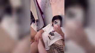 Anh trai sờ lồn đứa em gái họ ngây thơ lồn non thích được sờ lồn mỗi ngày