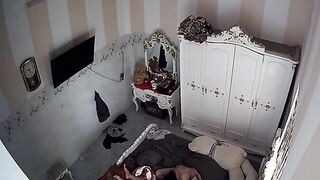 Hai vợ chồng được ngày nghỉ hở ra lại địt nhau cho sướng lại bị hách cam