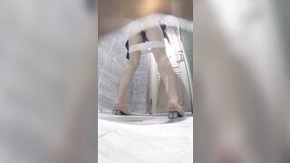 Quay lén gái đi đái tập 12