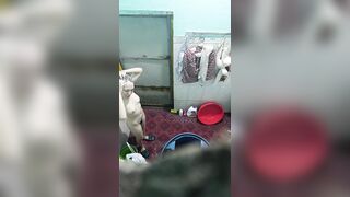 Rình em hang xóm tắm lộ hàng