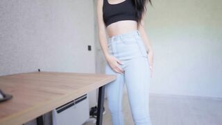 Cạ Cái Lồn Trắng Phau Vào Cạnh Bàn Thoả Mãn Cơn Nứng 2