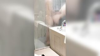 Chỉ là tắm thôi không làm gì đâu😋🤭