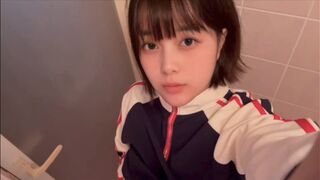 Gái Xinh Thủ Dâm Trong Nhà Vệ Sinh Trường