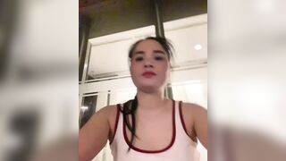 Chị mb vú to đi tập thể dục tiện thể khoe hàng gạ trai đá lưỡi kích thích