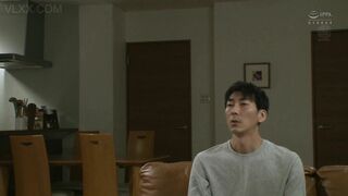 Cô vợ đi chụp ảnh khỏa thân bị địt mà anh chồng không biết phần 3