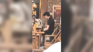 Cái tay ấy đang làm gì?