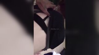 Cô người yêu đi thăm chú bộ đội