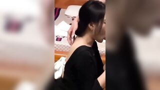 Dùng tiền gạ cô gia sư mãi mới bú cu mà ko cho djt nên đè ra chịch