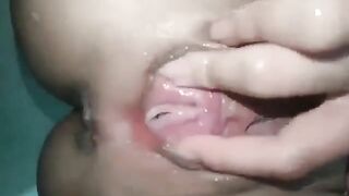 Trốn Vào nhà vệ sinh quay video gửi cho ngiu xem