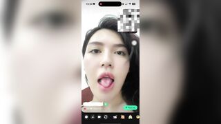 tâm sự với em gái siêu xinh