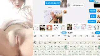 Dụ dỗ được em loli mới lớn call video khoe lồn siêu non