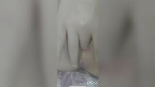 Em học sinh loli lồn không lông nứng lồn thủ dâm khi ở nhà một mình