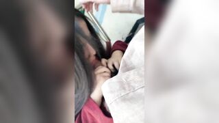 Thầy giáo địt e học sinh ngay trong cầu thang trường học p2"Thầy bắn vào mồm e nhé"