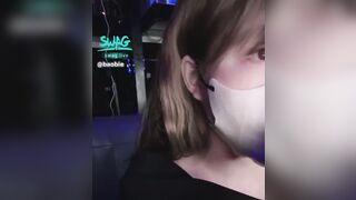 Em học sinh lén thủ dâm khoe hàng trong quán nét gạ trai trẻ kiếm tiền