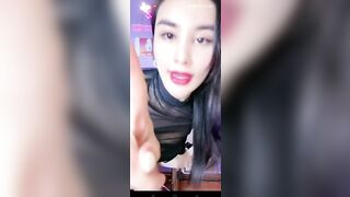 Jenny Kimz nhảy