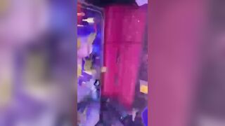 đang bay lắc tập thể bị CA ập vào