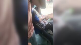 Mò Vú Người Yêu Trên Xe Buýt Công Cộng Bị Quay Lại 2