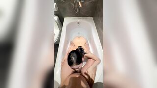 Có con bạn thân loli năn nỉ để cho bú cu