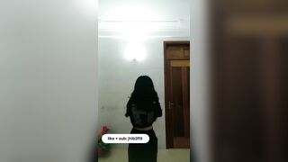 Em Thảo 2k mười mua cu giả trên mạng về không rửa bóc ra mút xong nhét vào lồn luôn 3