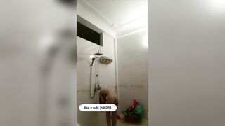 Em Thảo 2k mười mua cu giả trên mạng về không rửa bóc ra mút xong nhét vào lồn luôn 3